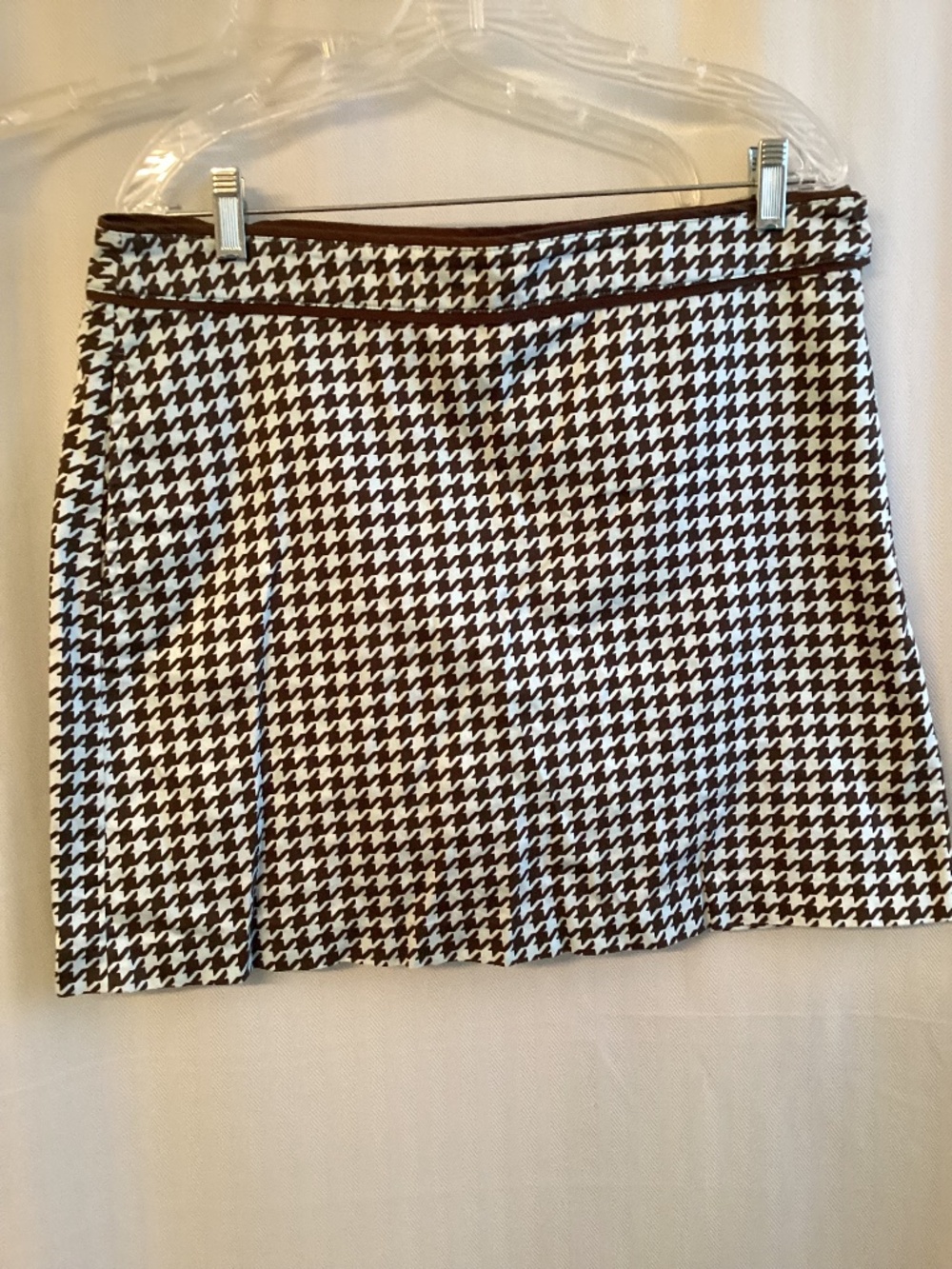 GREG NORMAN… athletic skirt/skort, houndstooth check, size 10